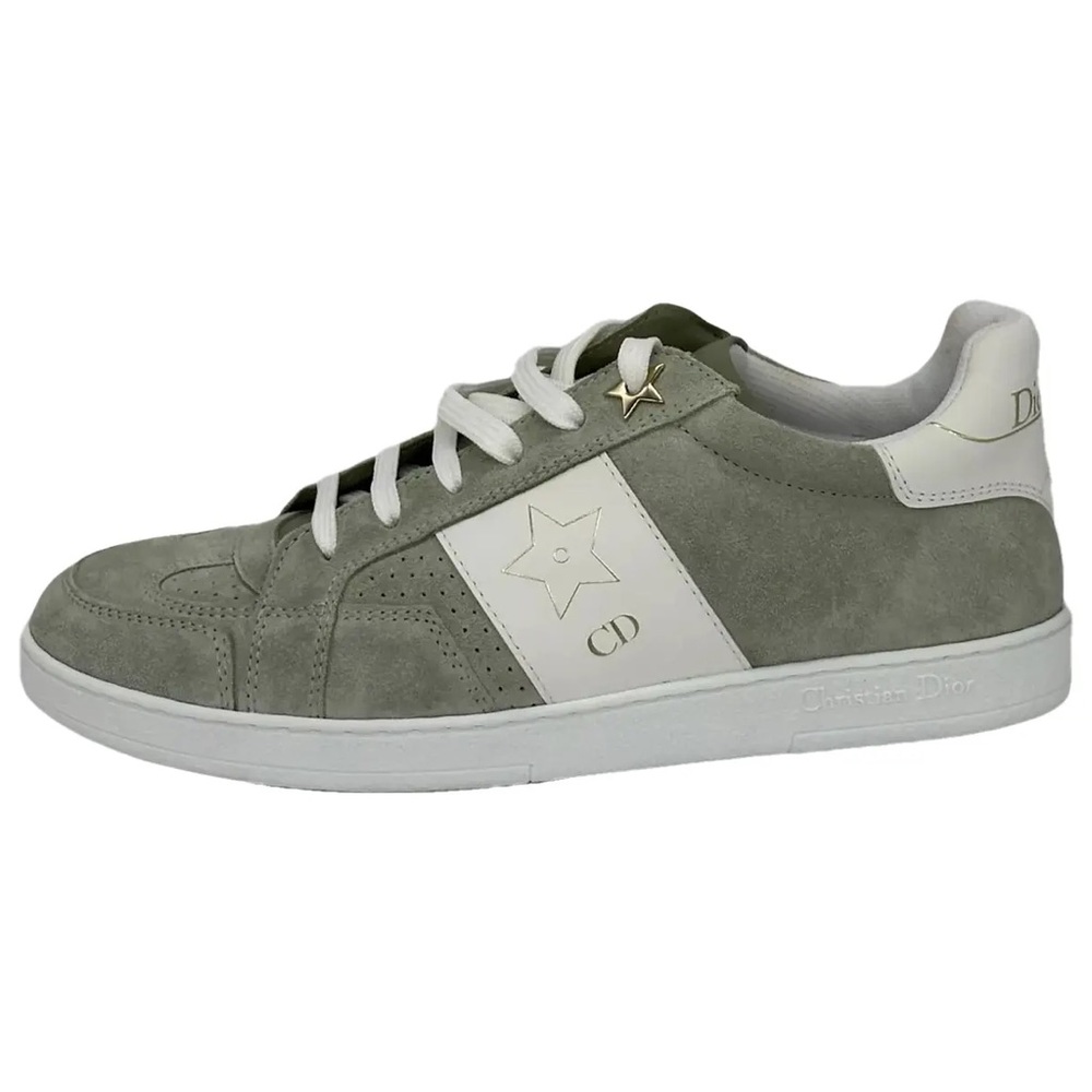 Christian DIOR Star Sneakers in Pale Green with box
Size 7.5 WITH BOX